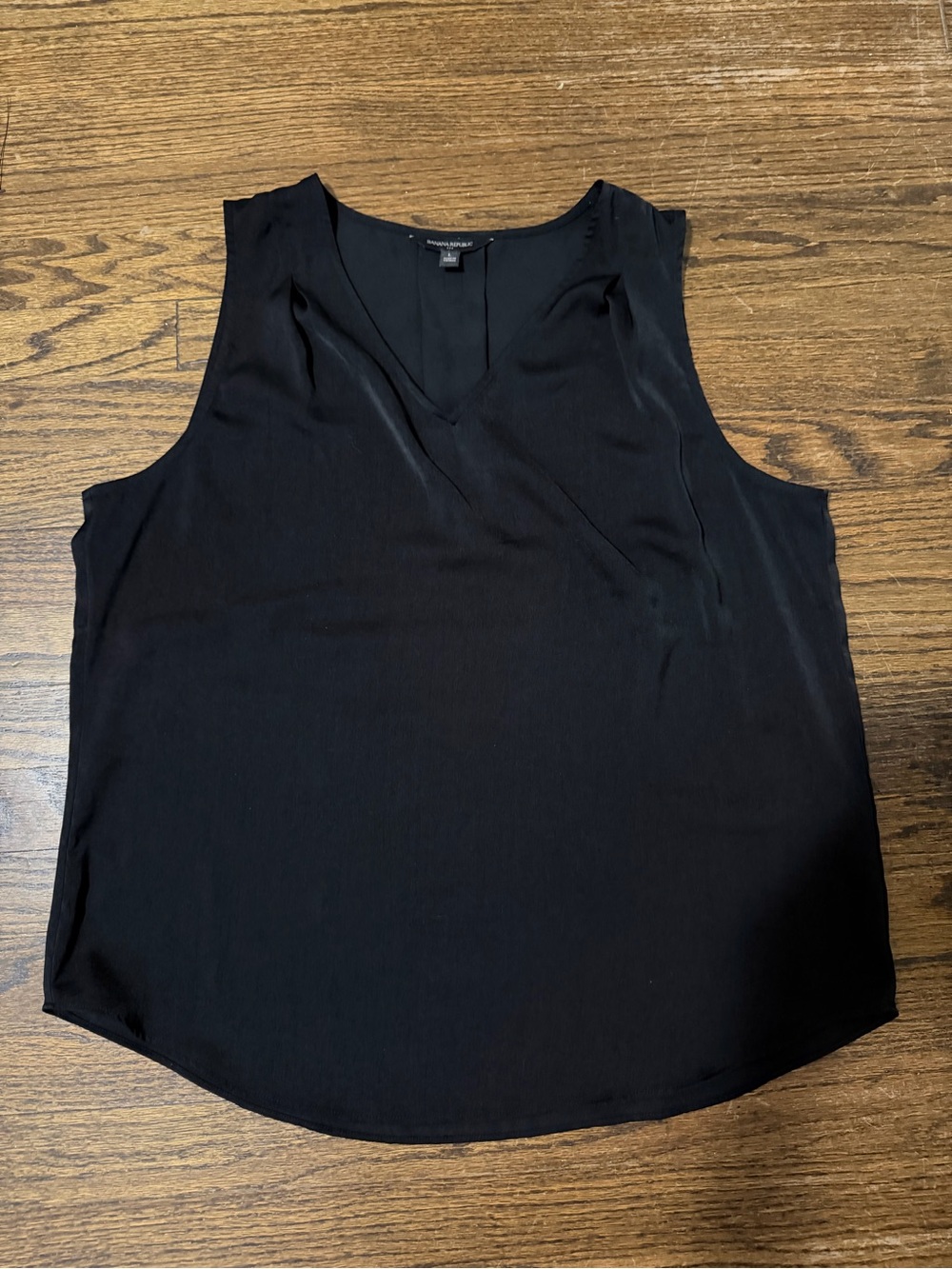 Banana Republic Black V-Neck Sleeveless Shell